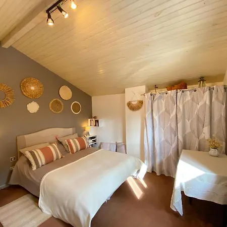 Holiday home Home, Grayan-et-l'hopital, Cleaning Included *