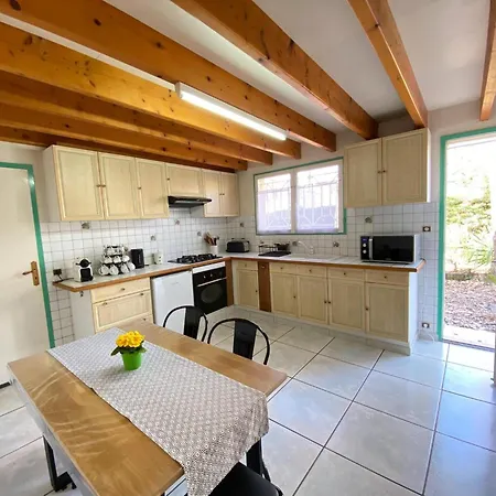 Holiday home Home, Grayan-et-l'hopital, Cleaning Included
